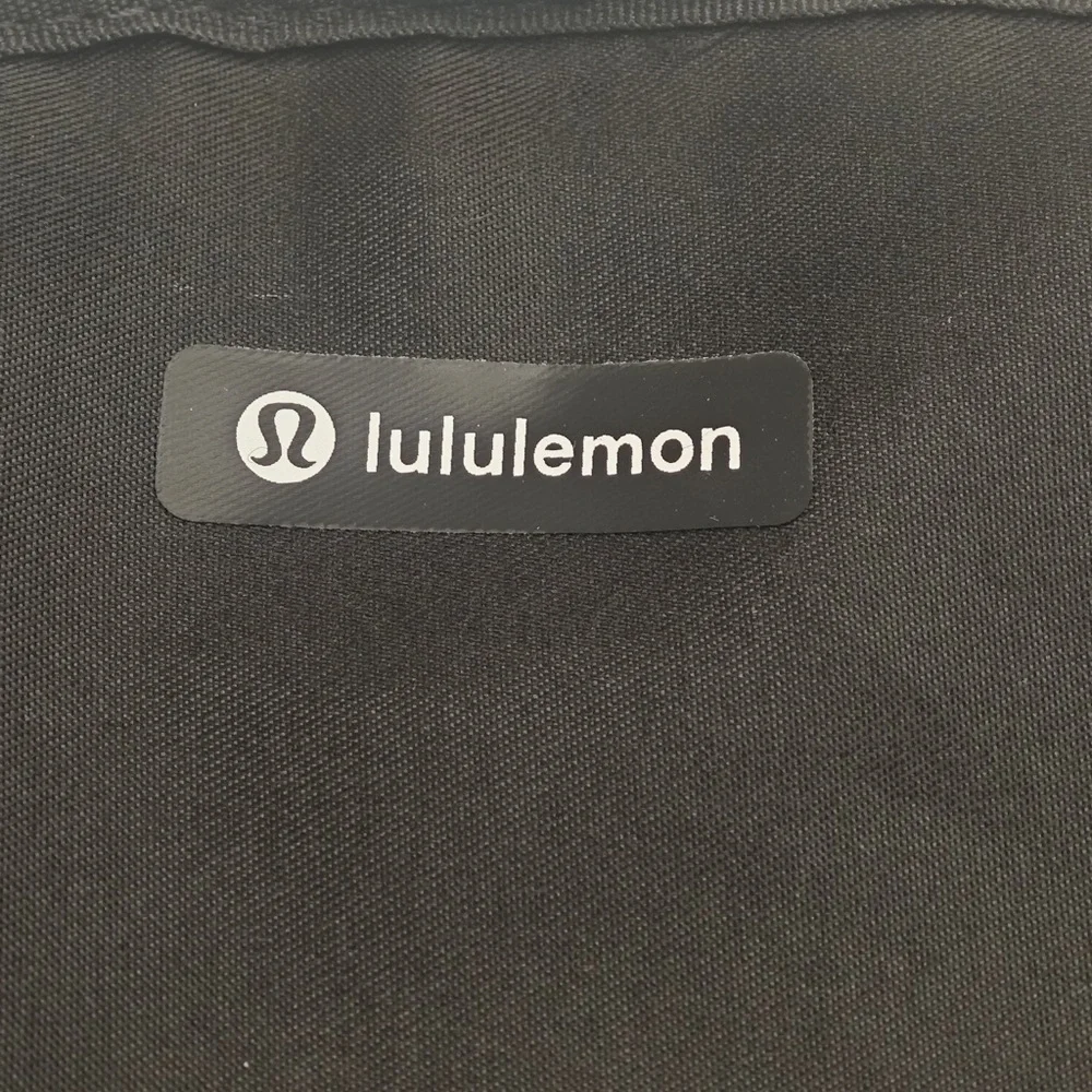 lululemon athletica Black Crescent Zip Crossbody with Gold Hardware - 5L - Picture 7 of 8